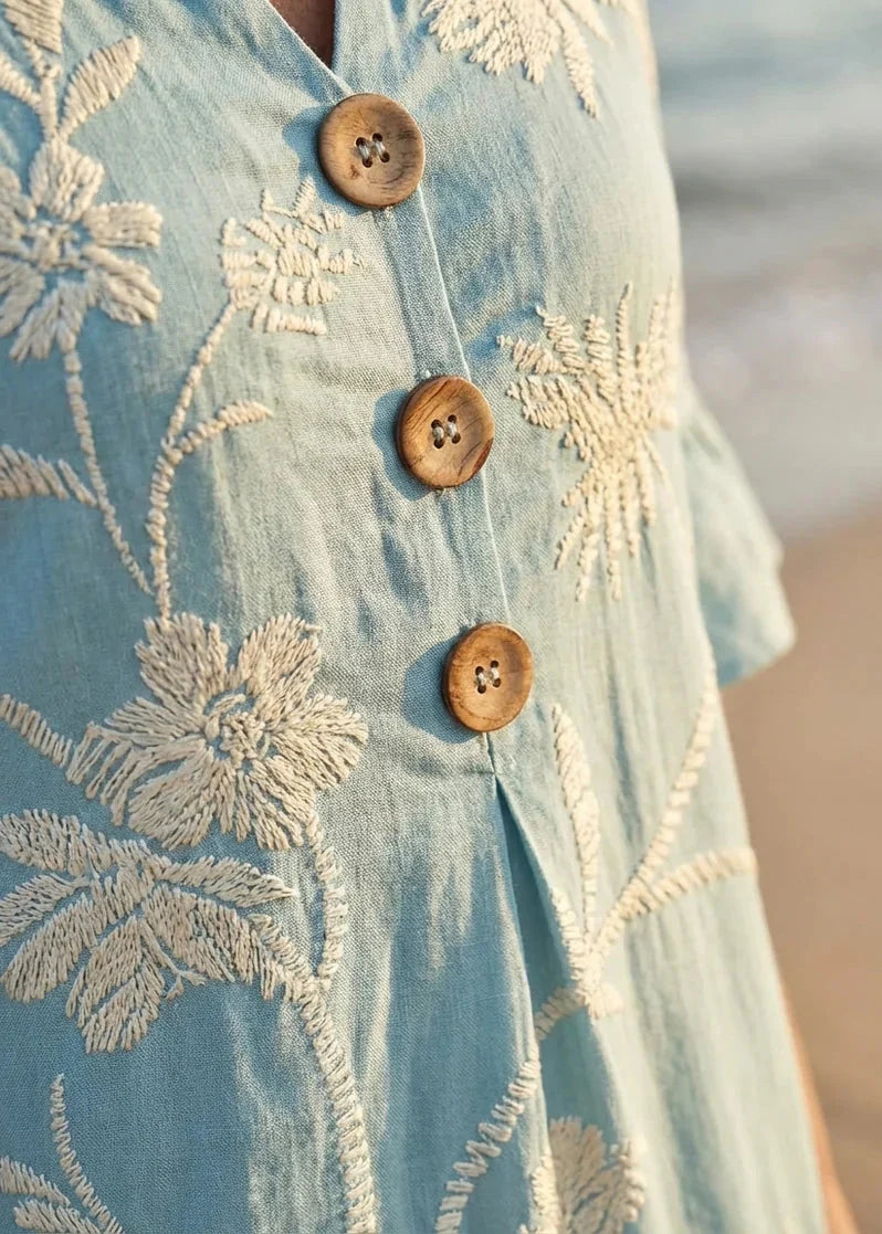 Calyra | Robe fluide estivale à boutons